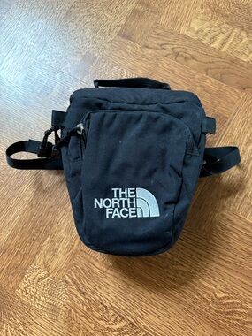 The North Face‎ Padded Camera Bag Black Adjustable Strap Durable Travel Casual
